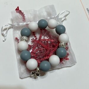 Women’s soft beaded bracelet